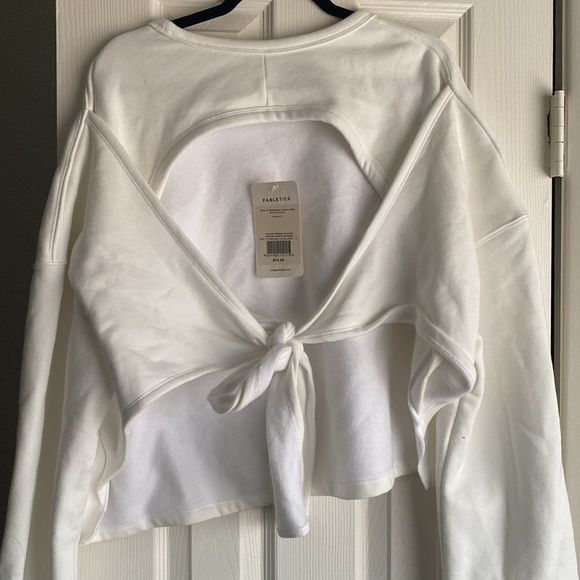 White Fabletics crew neck criss-cross tied back sweatshirt. Size L - Picture 4 of 5